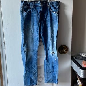 American Eagle Original Straight Distressed Jeans